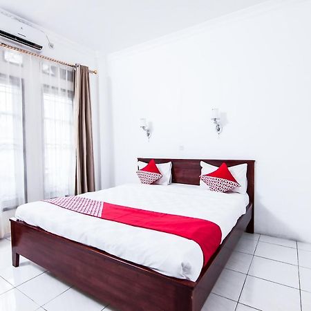 פמטנגסיאנטר Oyo 796 Penginapan Fergael מראה חיצוני תמונה